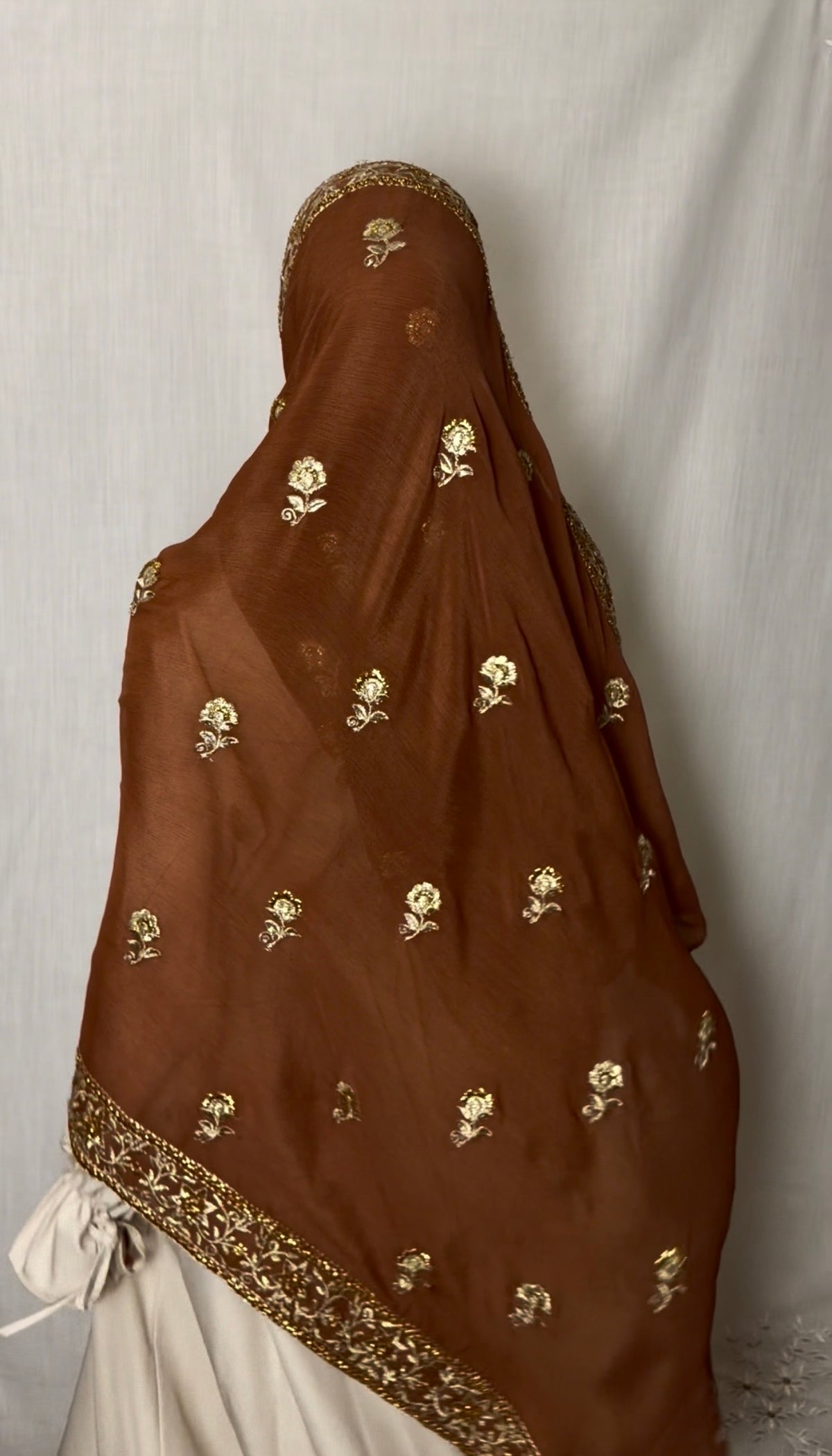 LEELA Hijab Brown