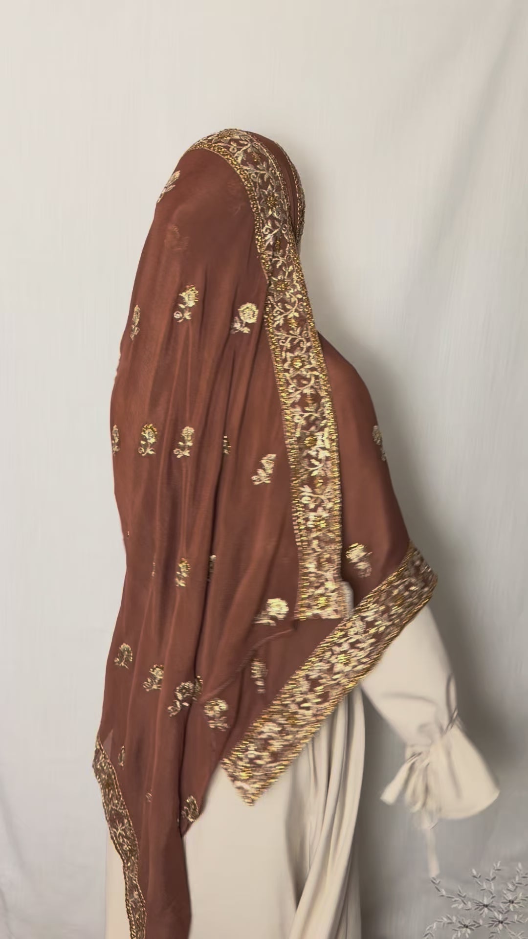 LEELA Hijab Brown